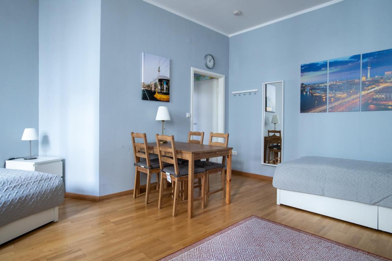 Alt-Berliner Eckkneipe - "Feuchte Ecke" Apartment Екстериор снимка