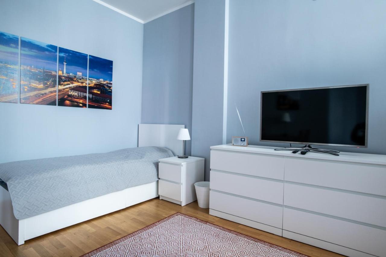 Alt-Berliner Eckkneipe - "Feuchte Ecke" Apartment Екстериор снимка