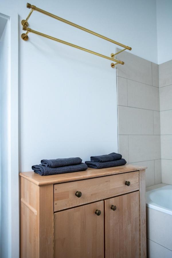 Alt-Berliner Eckkneipe - "Feuchte Ecke" Apartment Екстериор снимка