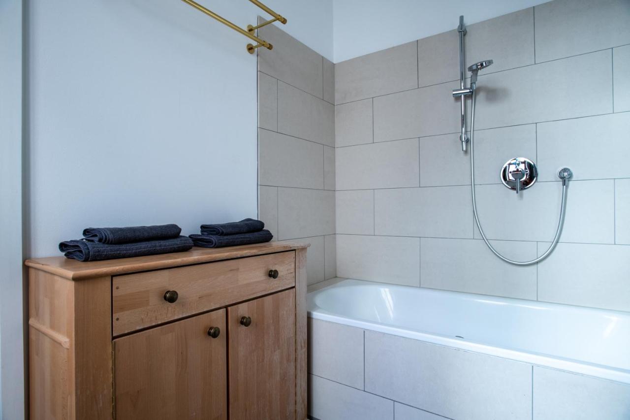 Alt-Berliner Eckkneipe - "Feuchte Ecke" Apartment Екстериор снимка