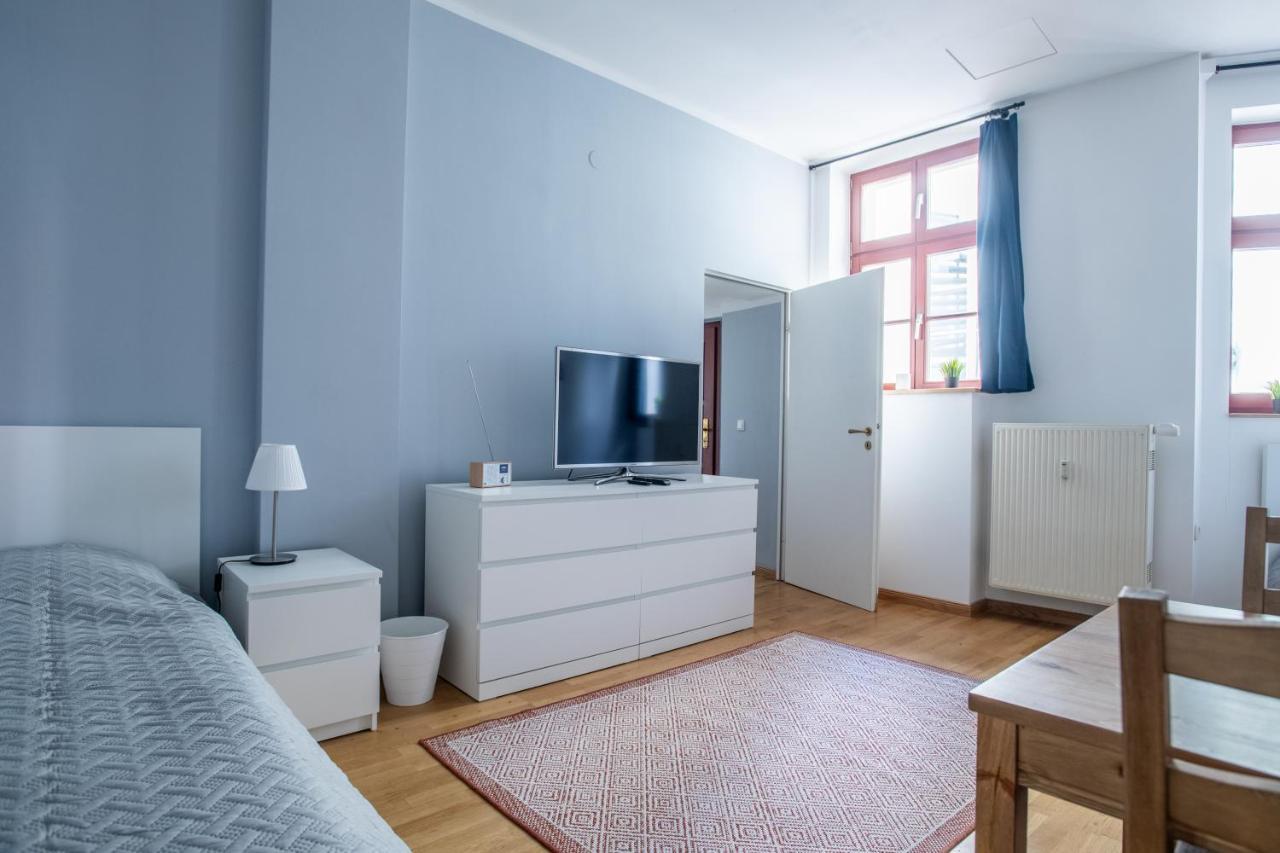 Alt-Berliner Eckkneipe - "Feuchte Ecke" Apartment Екстериор снимка