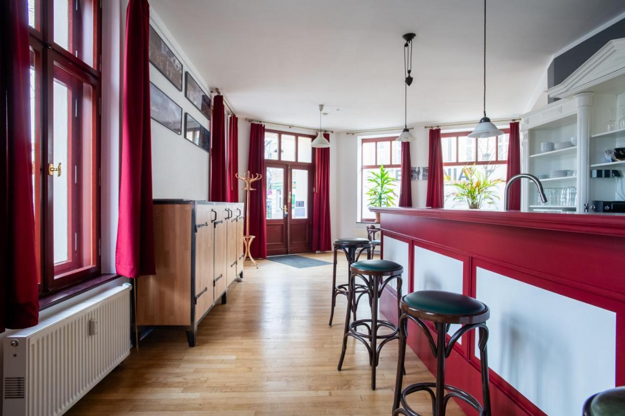 Alt-Berliner Eckkneipe - "Feuchte Ecke" Apartment Екстериор снимка