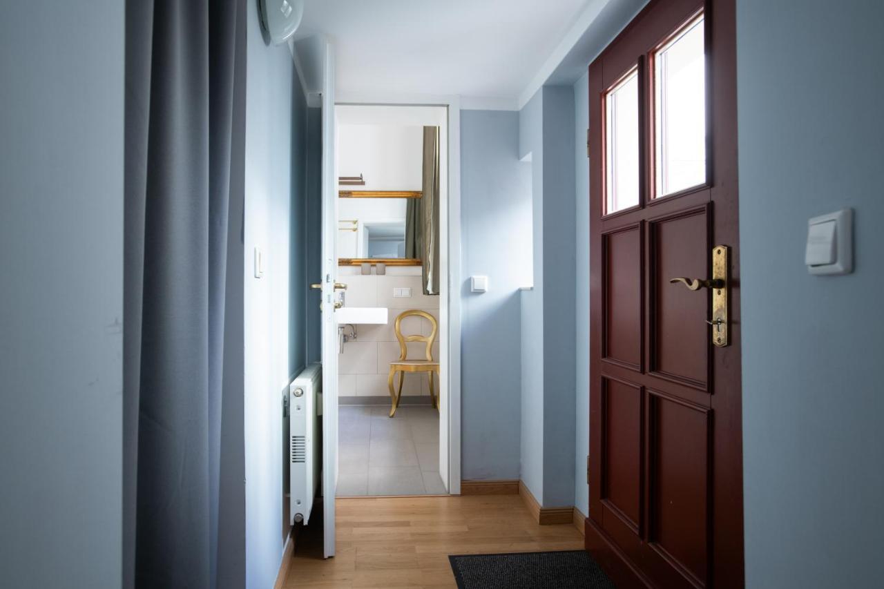 Alt-Berliner Eckkneipe - "Feuchte Ecke" Apartment Екстериор снимка