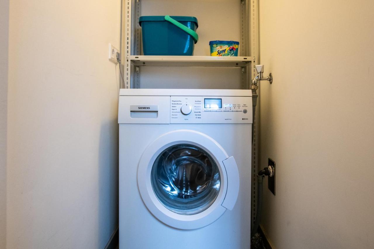Alt-Berliner Eckkneipe - "Feuchte Ecke" Apartment Екстериор снимка