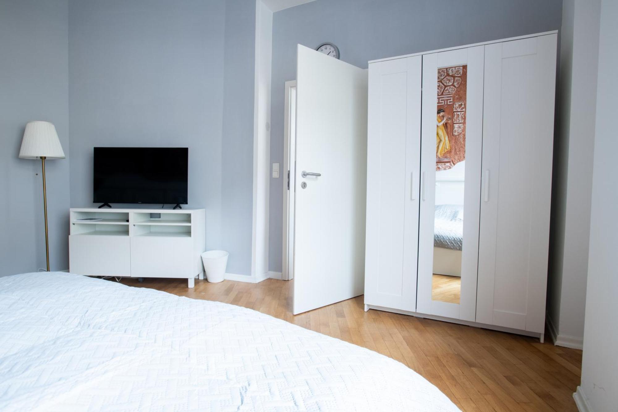 Alt-Berliner Eckkneipe - "Feuchte Ecke" Apartment Екстериор снимка