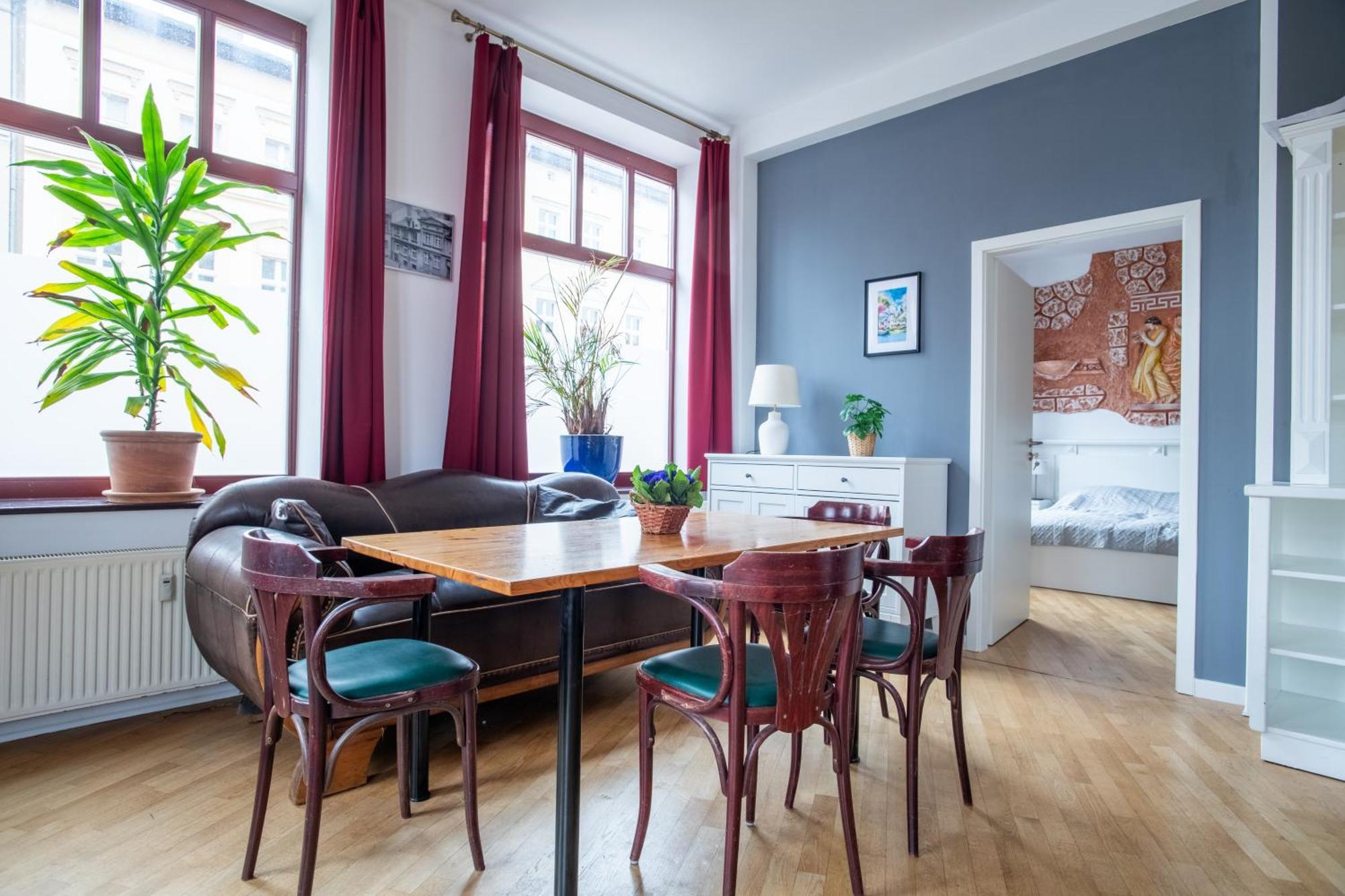 Alt-Berliner Eckkneipe - "Feuchte Ecke" Apartment Екстериор снимка